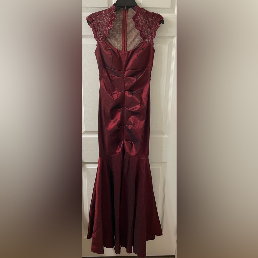 Xscape Garnet Formal Mermaid Dress with Queen Ann Neckline-Like New-True to Size - Picture 7 of 10